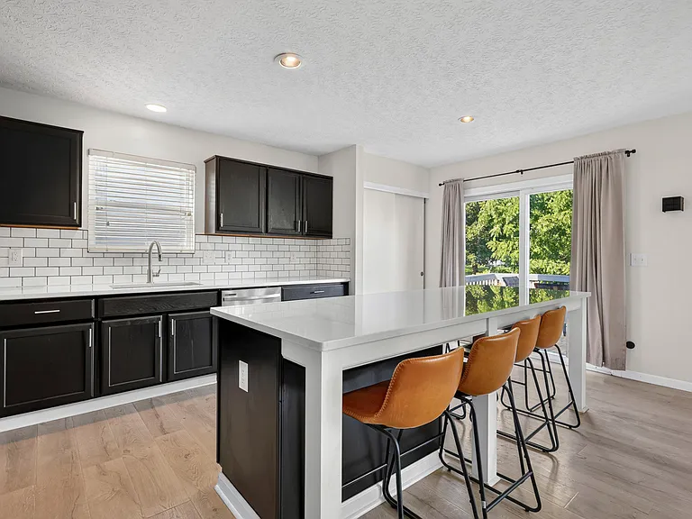 9166 Windy Creek Dr — Photo 11