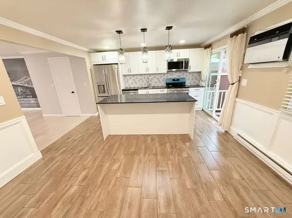 8 Avon Lane, Stamford, CT 06907