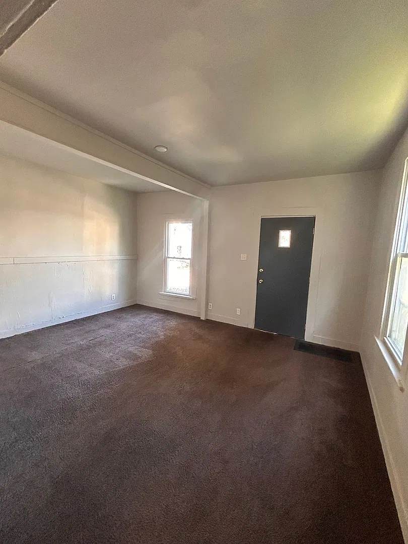 327 Brandriff St. — Photo 2