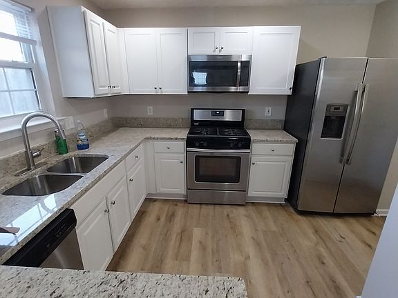 New Kitchen countertops with new flooring