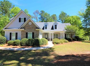 17 Smokey Ridge Dr, Newnan, GA 30263