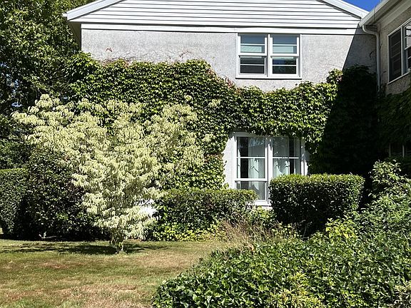 2nd image of 6810 NE Hancock St