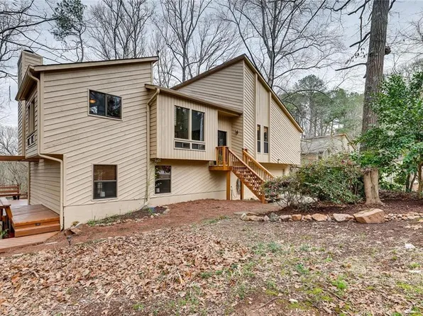 338 Hoofbeat Trl, Roswell, GA 30075