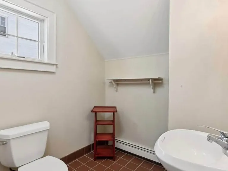 100 Hardy Rd — Photo 4