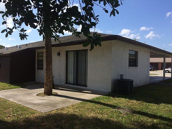 3rd image of 1649 Stewart Pl