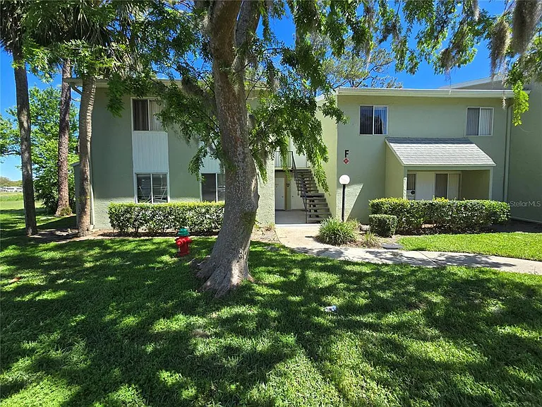 582 Fairways Cir #A — Photo 3