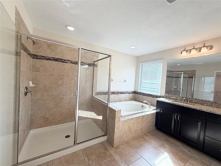 19522 Whispering Brook Dr — Photo 16