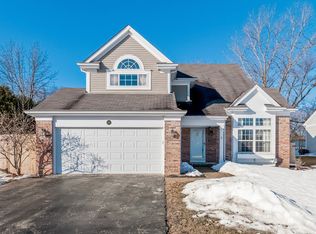 301 Lexington Ln, Grayslake, IL