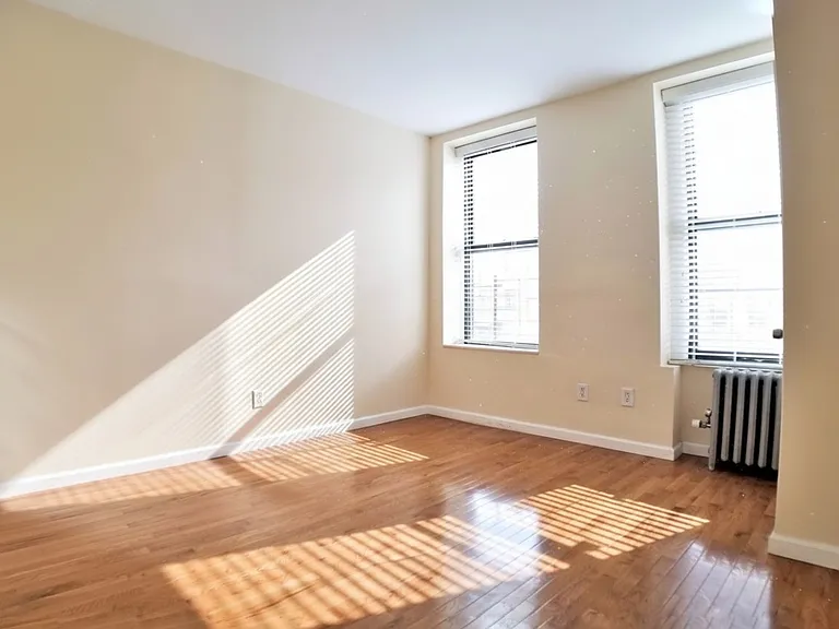 837 Bedford Ave #2D — Photo 2