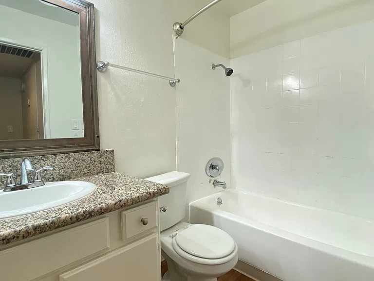 Northridge Place Apartments — Photo 60