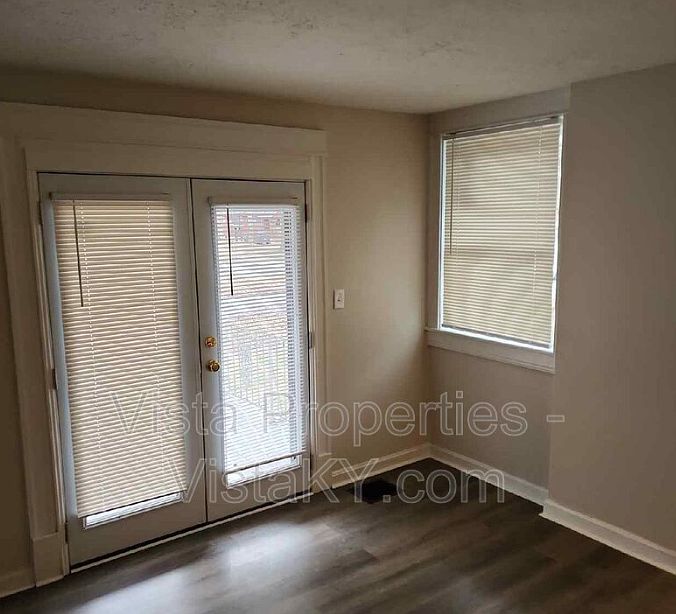 SouthernPkwy4012#1_livingroom2.png
