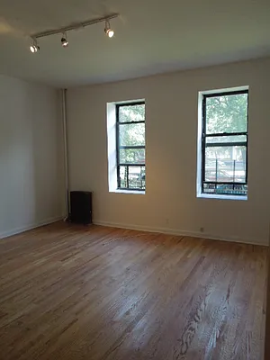 Rented by Washington Realty Corp. | media 41