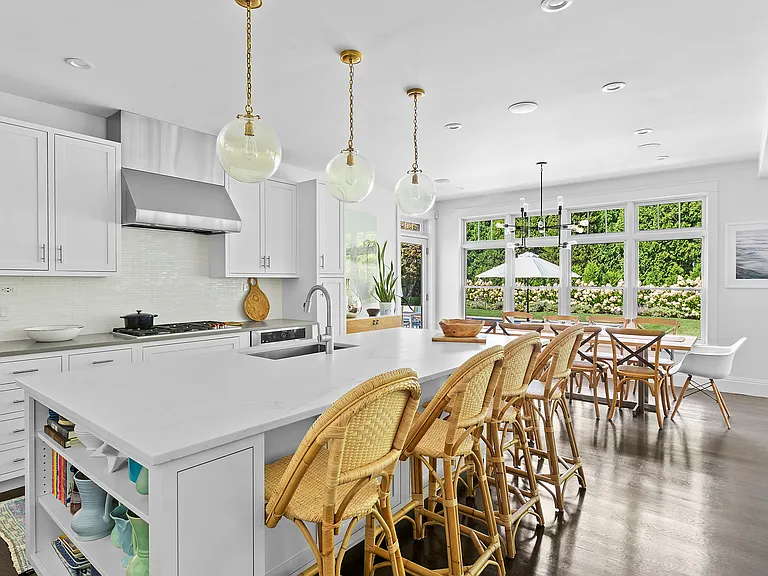 100 Buell Ln — Photo 4