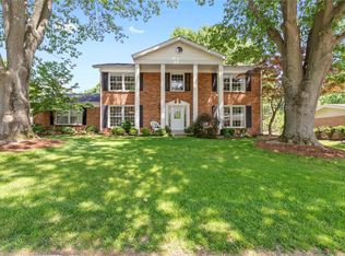 110 High Valley Dr, Chesterfield, MO 63017