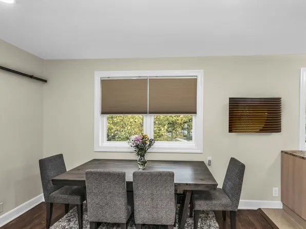 224-01 Kingsbury Avenue image 4 of 17