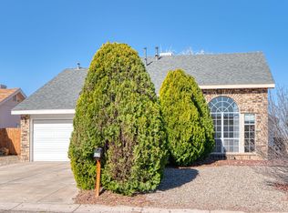 17 Apache Plume Rd, Los Lunas, NM 87031
