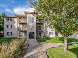 10161 Sutton Dr UNIT 2, Urbandale, IA 50322