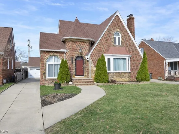 6808 Southington Dr, Parma, OH 44129