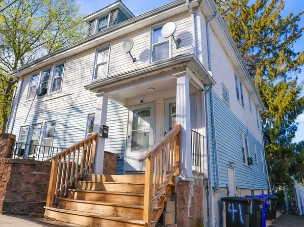 39-41 Suncrest Rd, Hyde Park, MA 02136