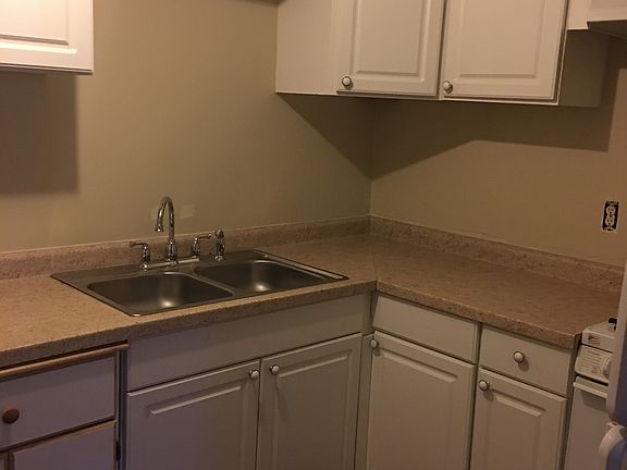 3rd image of 135 N Lincolnway APT 2B