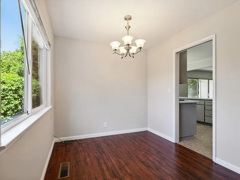 866 Woodland Ct — Photo 14