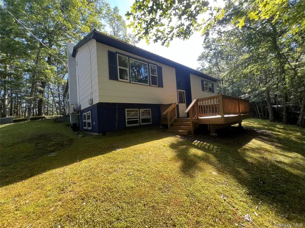 39 Hilltop Lane, Narrowsburg, NY 12764
