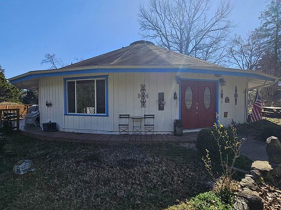 2nd image of 40 E Pless Pl