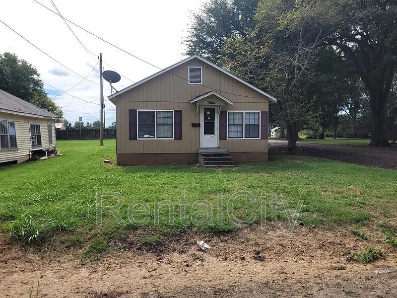 1st image of 401 Poplar St