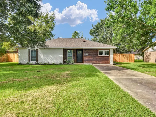 5438 Novak Ct, Danbury, TX 77534