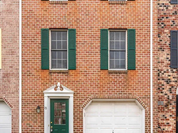 15 Stonewall Ct, Harpers Ferry, WV 25425