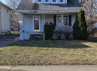 21902 Ridgeway St, Saint Clair Shores, MI 48080