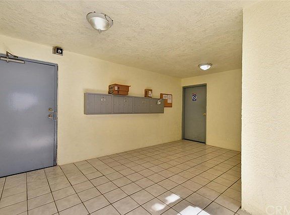 5th image of 2309 E 17th St Unit 105