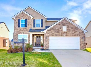 7966 Hallie Dr, Ypsilanti, MI 48198