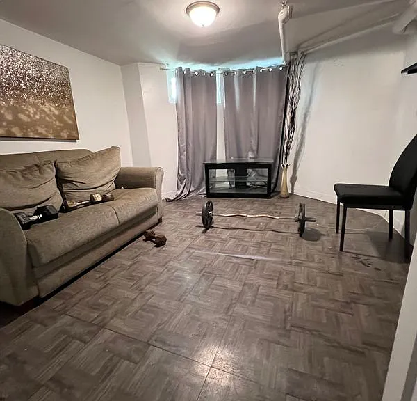552 River St #B — Photo 2