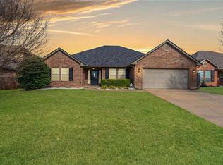 2900 Indian Grass Ct, Edmond, OK 73013