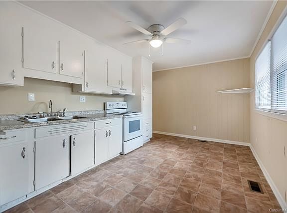 5th image of 1301 Lynhurst Dr