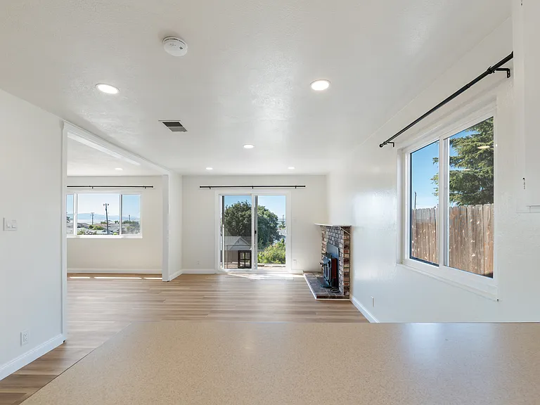 308 Highlands Pl — Photo 8