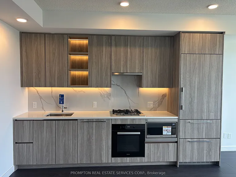 18 Esther Shiner Blvd #1516 — Photo 9
