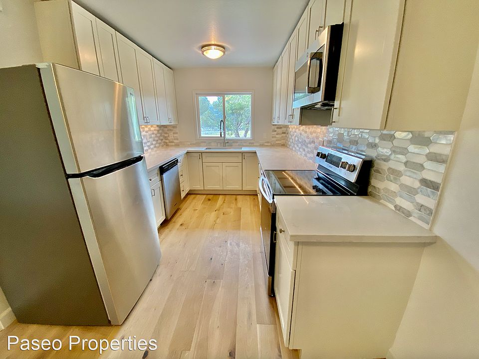 1st image of 71 Roque Moraes Dr #1