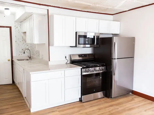 367 Spruce St APT 2, Manchester, NH 03103