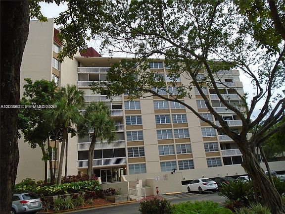5th image of 6921 Environ Blvd APT 4P