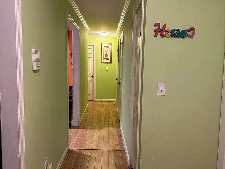 50 Riverview Ct — Photo 2