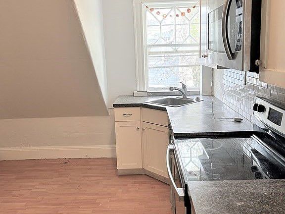 2nd image of 17 Titcomb St #3