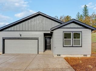 1192 Sparrow St, Woodburn, OR