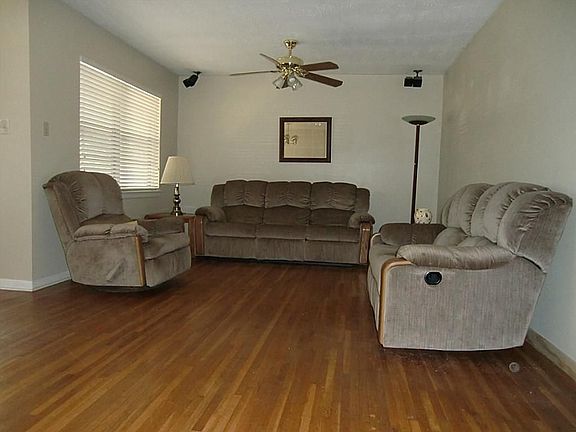 3rd image of 8914 Blankenship Dr