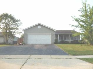 5711 Cobblestone Trl, McHenry, IL 60050