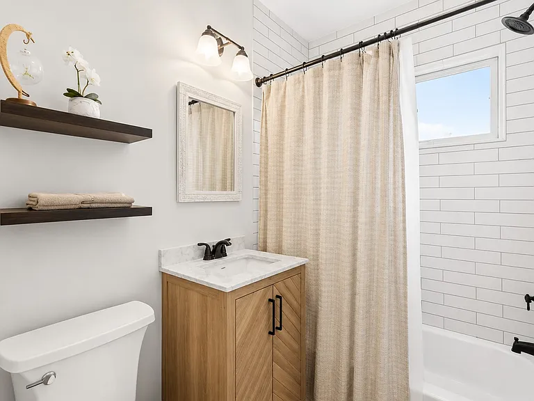 30 Aubrey St #2 — Photo 11