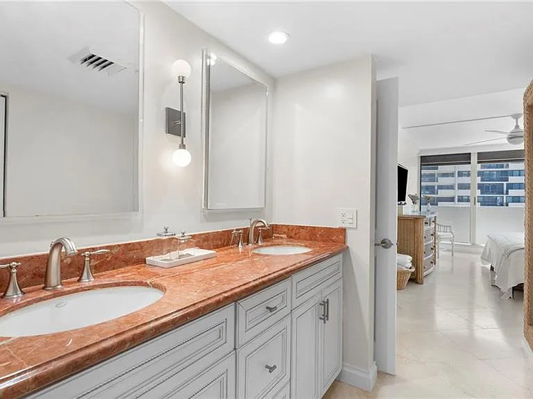 4005 Gulf Shore Blvd N #700 — Photo 35