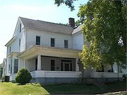 625 E State St — Photo 2