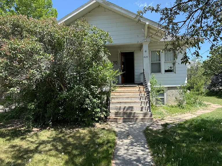 825 N Broadway Ave. — Photo 2